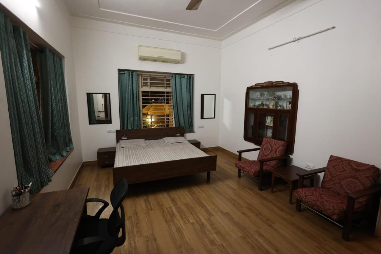 Srinekatan Heritage Villa Homestay Ahmedabad Exterior photo